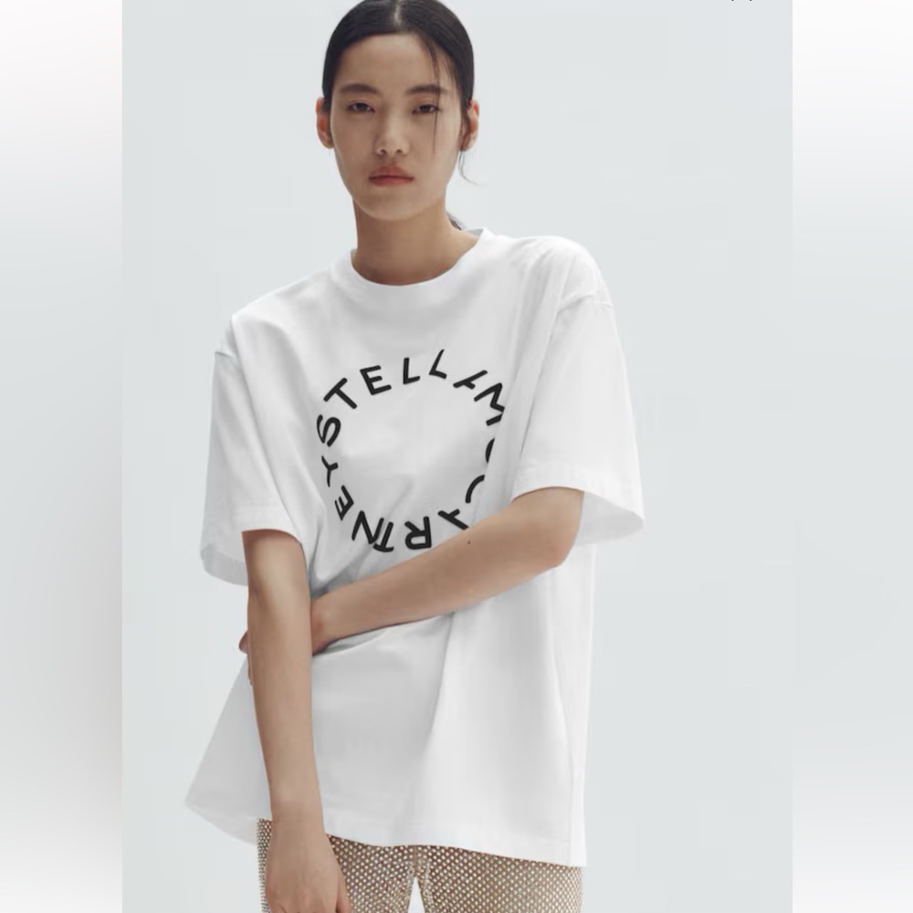 Stella McCartney White Tee with Black Circular Logo - Picture 3 of 5